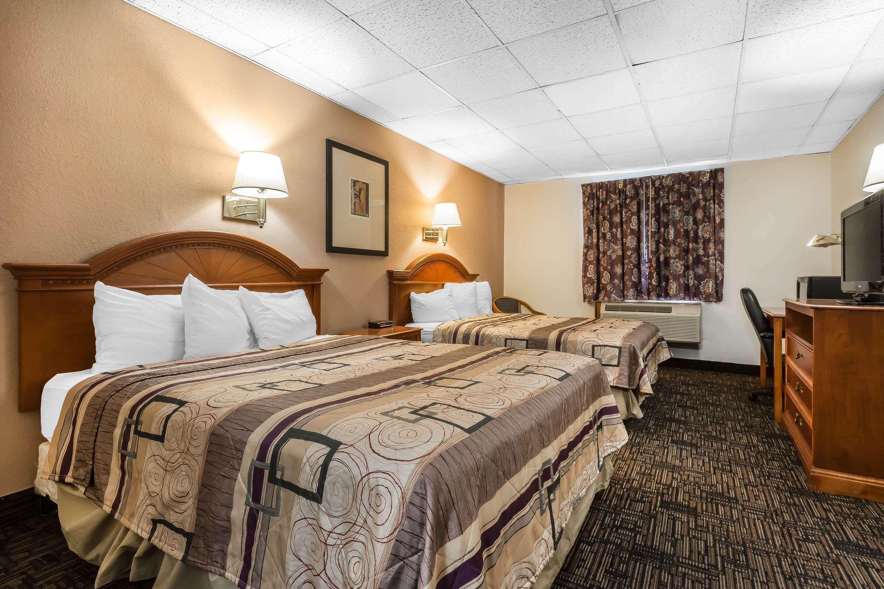 Quality Inn & Suites Binghamton Vestal Esterno foto