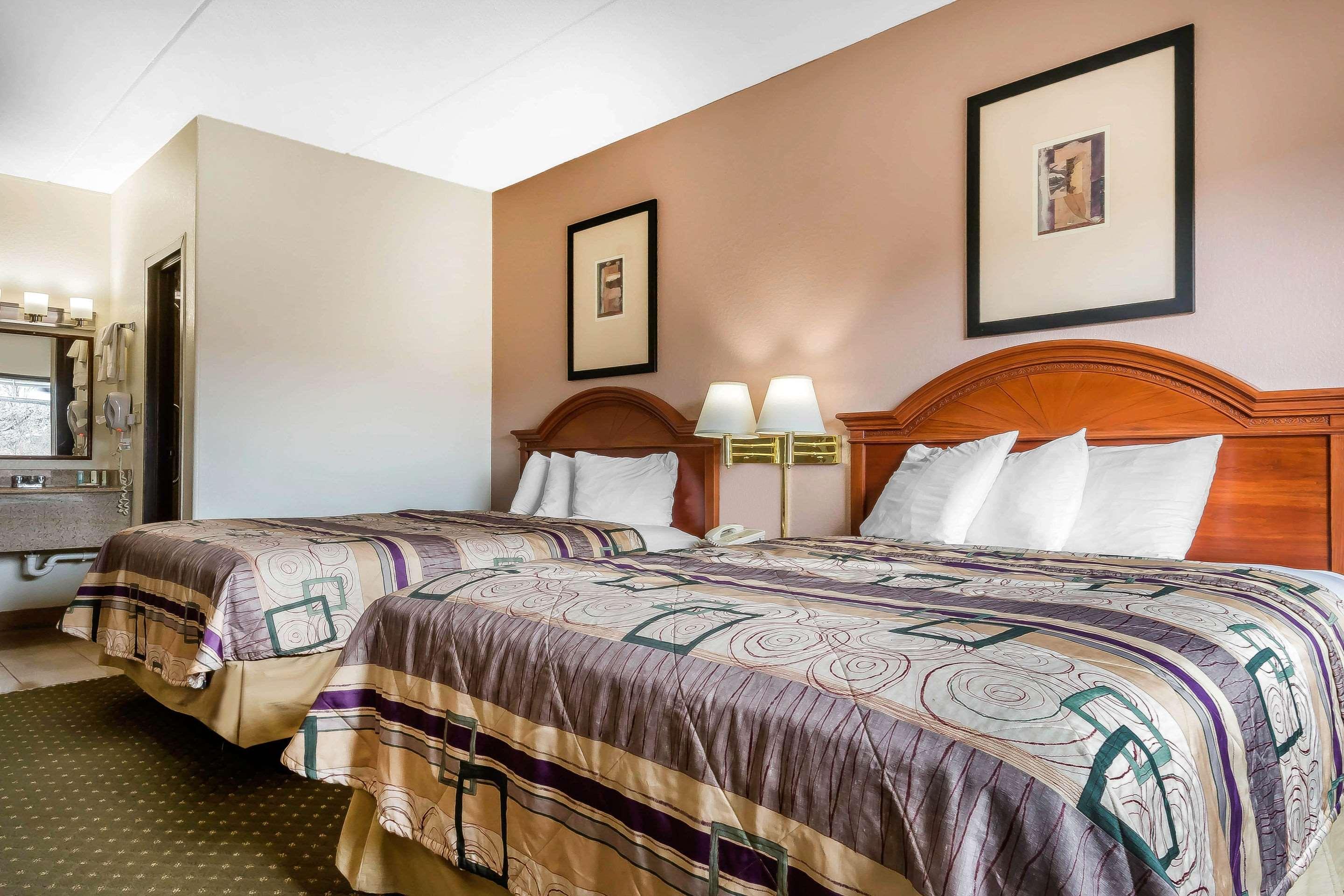 Quality Inn & Suites Binghamton Vestal Esterno foto